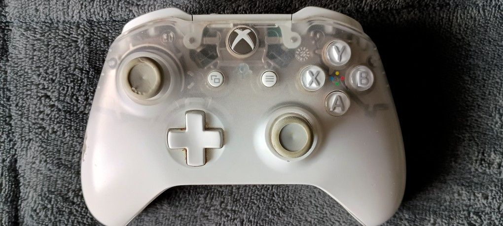 Special Edition Phantom Xbox One Controller