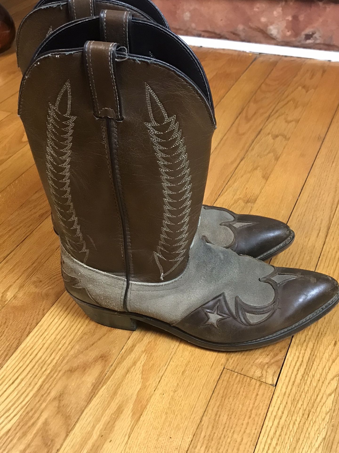 LAREDO MENS BLACK LEATHER WESTERN/COWBOY BOOTS SZ 12 D Pre-Owned Some Signs of wear