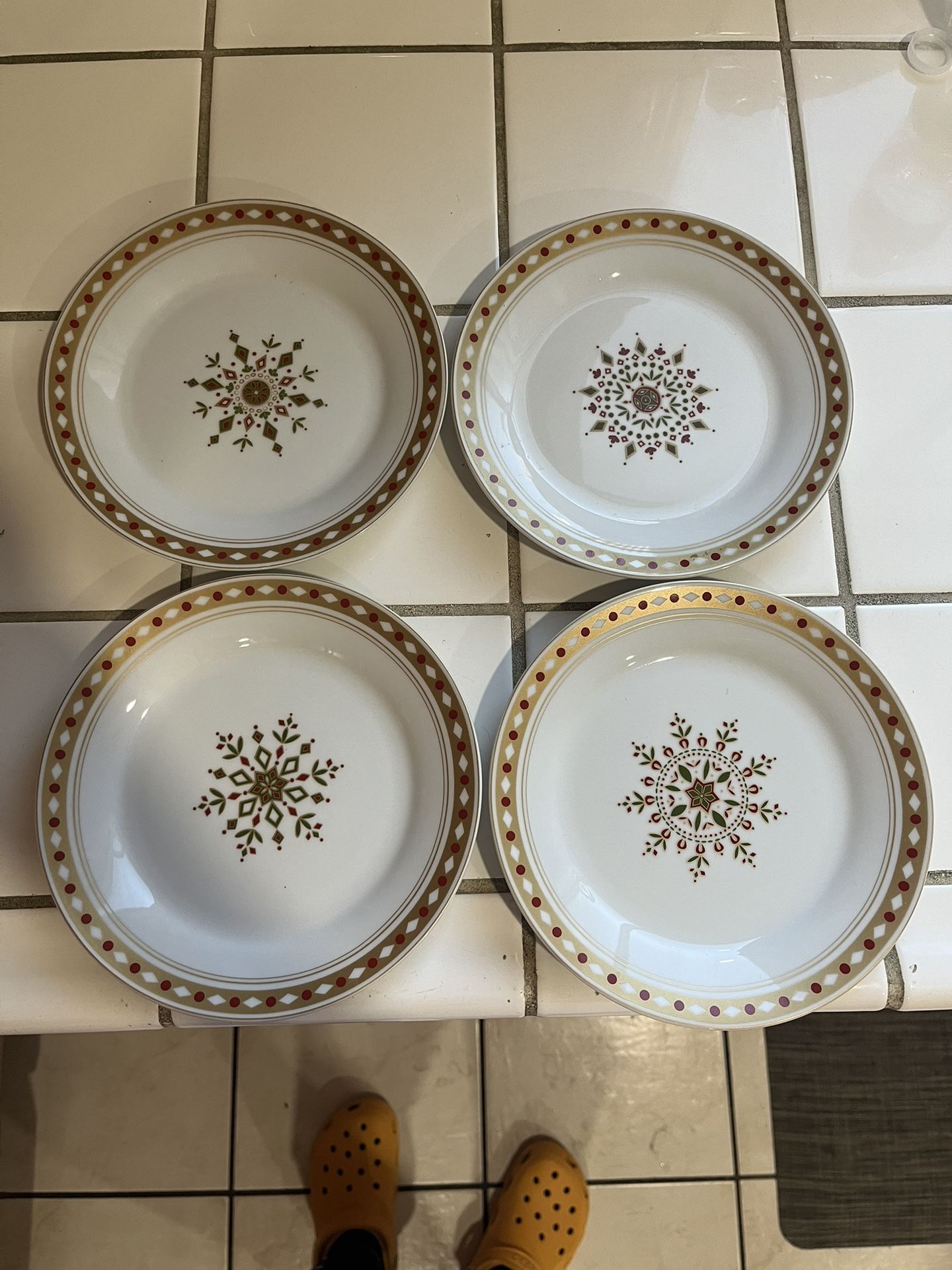 New Peir One 4 X-Más Plates