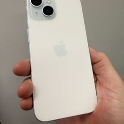 IPhone 15  128 GB,  Amazing Condition.  Unlocked Use  any carrier.  Hablo Espanol.    