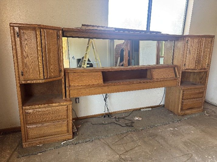 Queen-size Headboard Solid Oak With Drawers Cabinets Mirrors