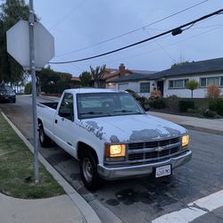 1994 Chevy W/T 1500 8 Foot Truck Bed Manual Transmission 