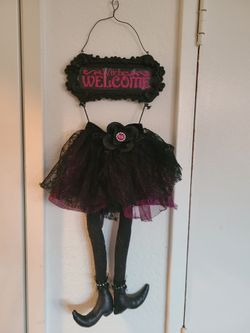 Witches Welcome decor