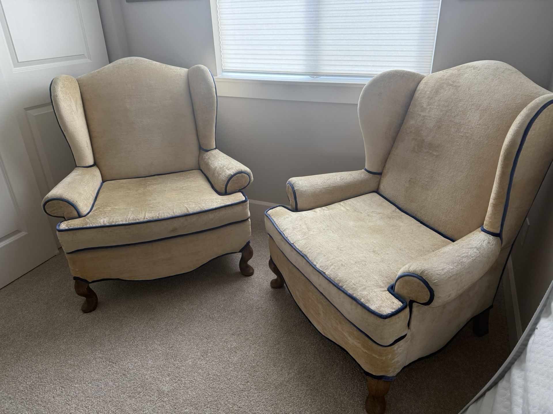 Set Of 2 Vintage Chairs