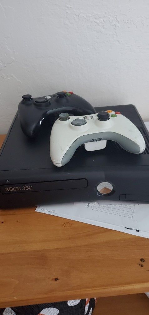 Like New XBOX 360 with 🎮 Games 🎮