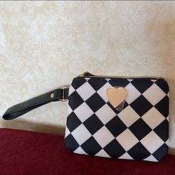 ‼️Never Use‼️XOX Betsey Johnson Wristlet