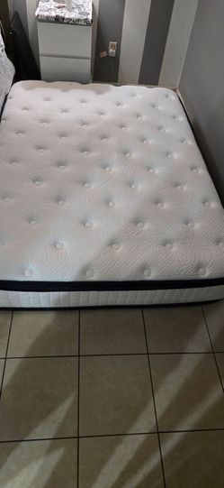 Full size mattress