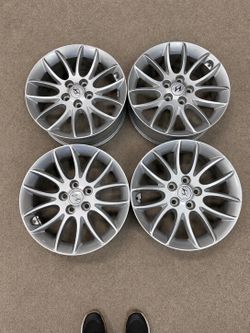 2011-2012 Hyundai Genesis Sedan Rims ( Set of 4 )