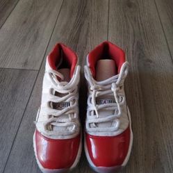 Air Jordan 11 Retro Cherry 