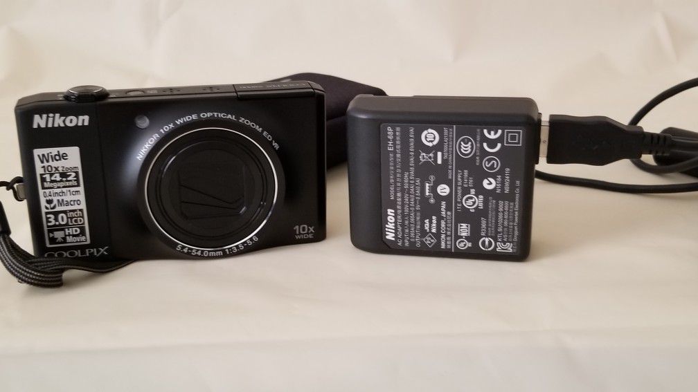 Nikon Coolpix S8000 14.2 Megapixes