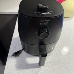 Mainstays 2.2Q Air Fryer with 3 Year Extended Warranty