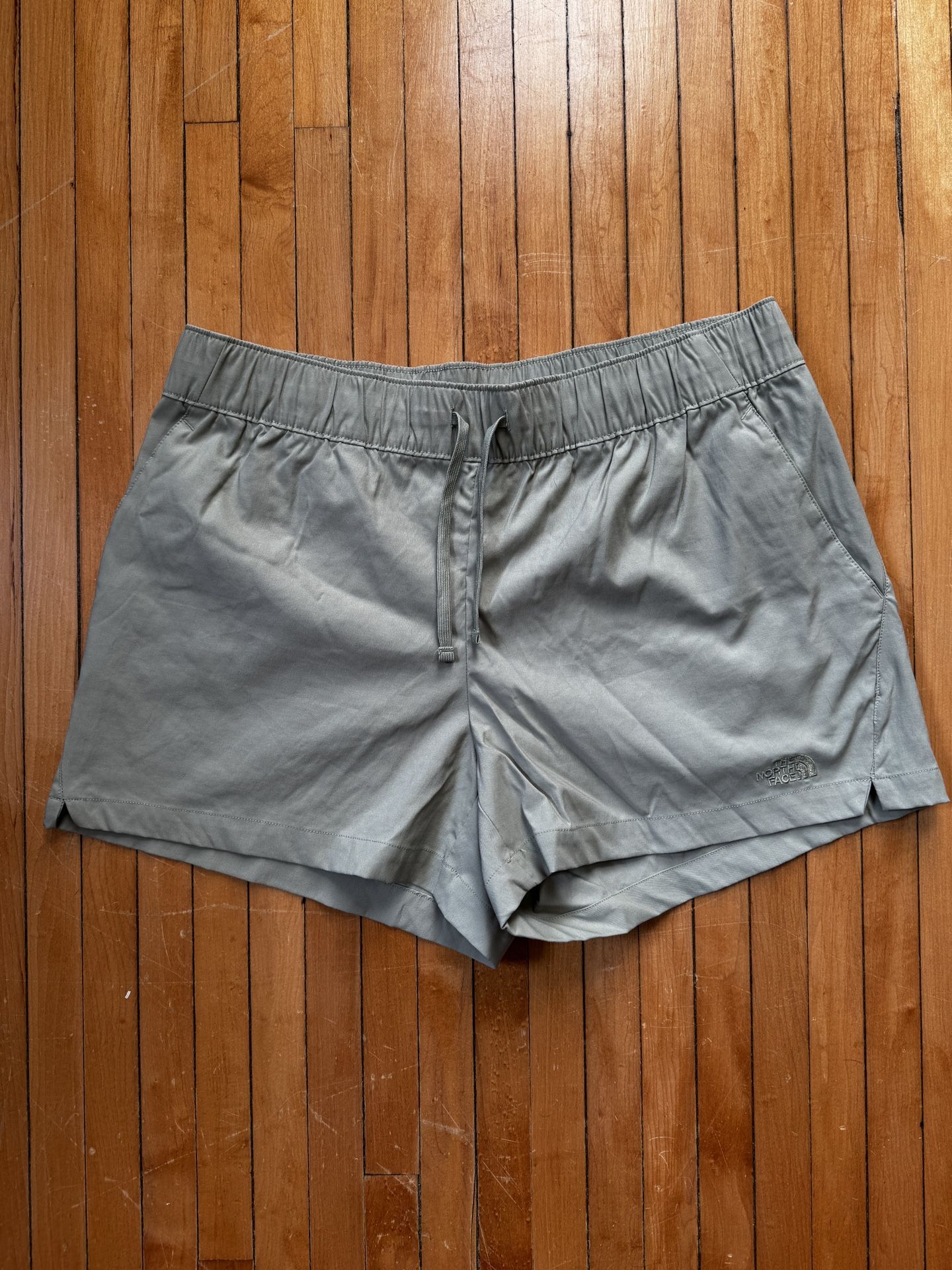 NWOT The North Face Class V Shorts Tea Green Women Sz. L
