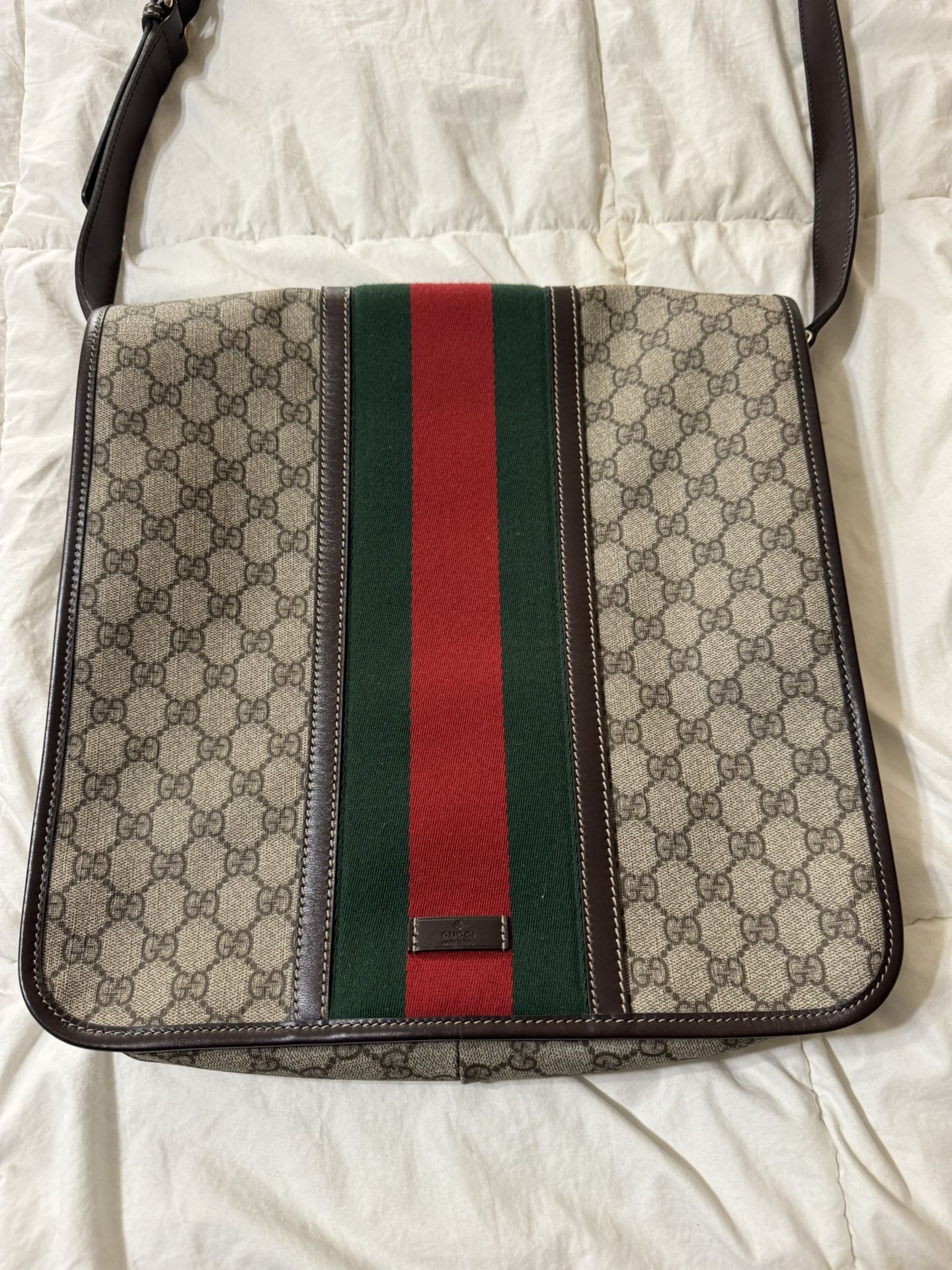 Gucci GG Supreme Messenger Bag