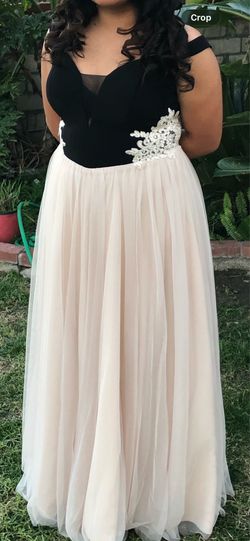 Formal Dress Size 13 Black And Cream Color With Embroidery