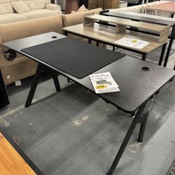 47” Gaming Desk with Mouse Pad