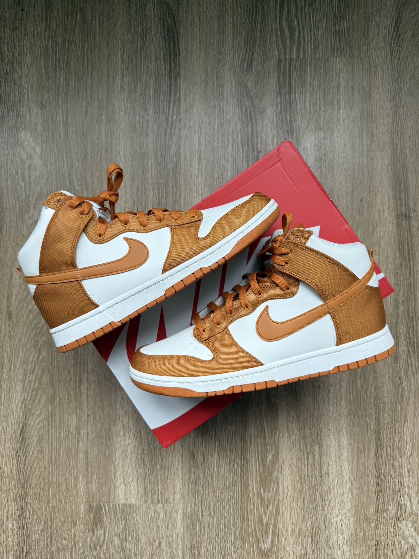Nike Dunk Hi “Monarch” Size 11, CHEAP