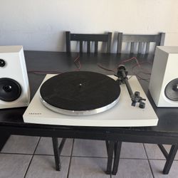 Crosley T-150 Turntable 