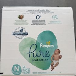 Pampers pure protection