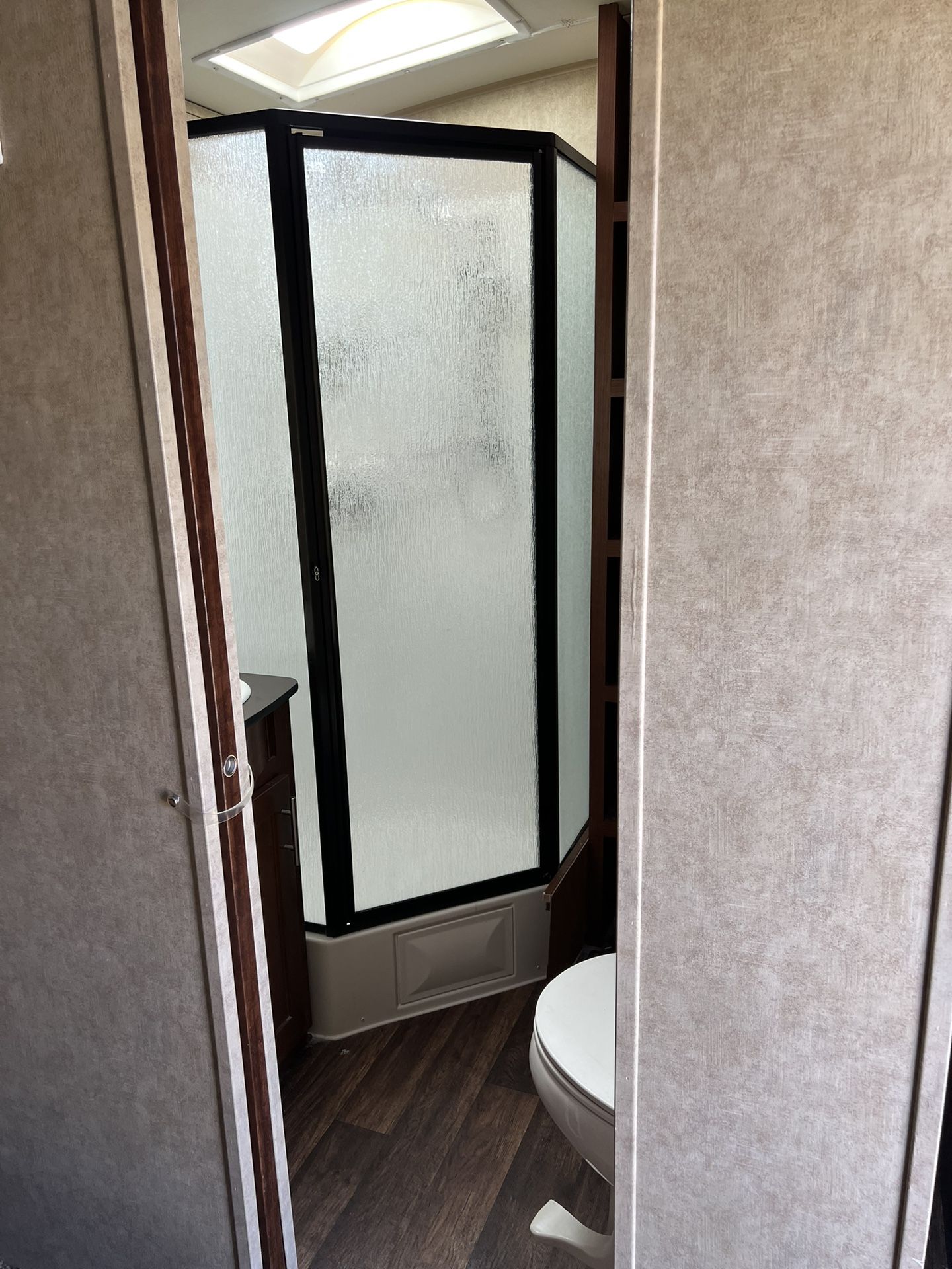 Dutchman Komfort Travel Trailer