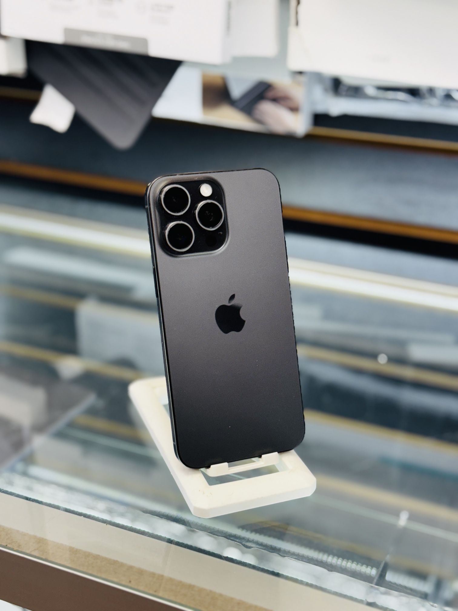iPhone 15 Pro Max (Factory Unlocked)