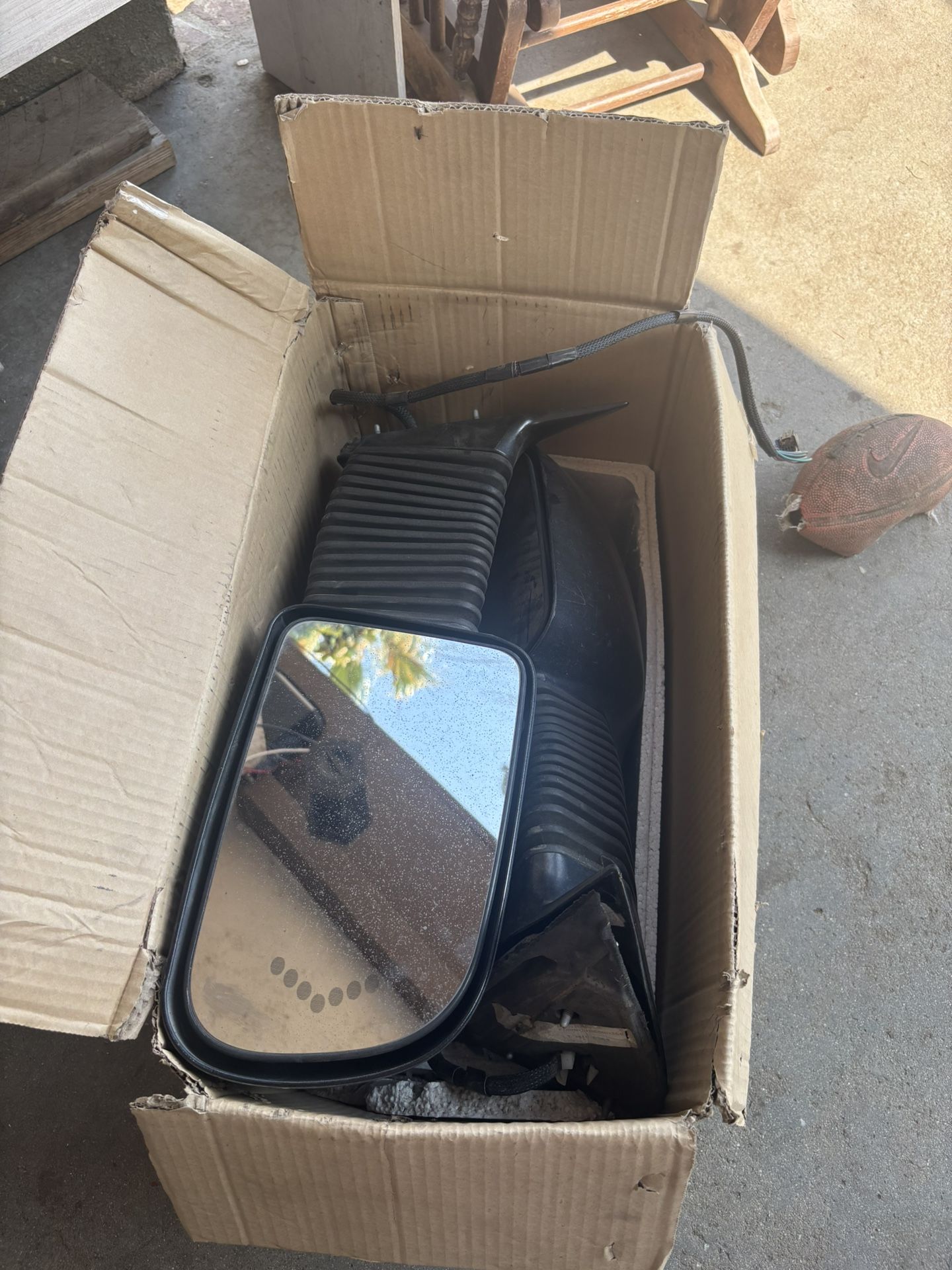 Accordion Style GMC towing Mirrors