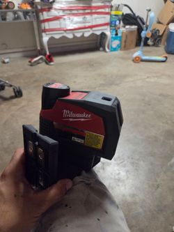 Milwaukee laser
