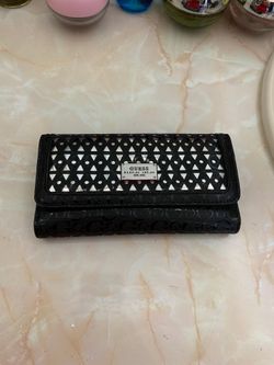 Guess wallet