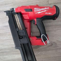 M18 30 Degree Milwaukee Nail Gun 
