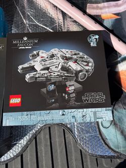 Star Wars Millenium Falcon set NEW
