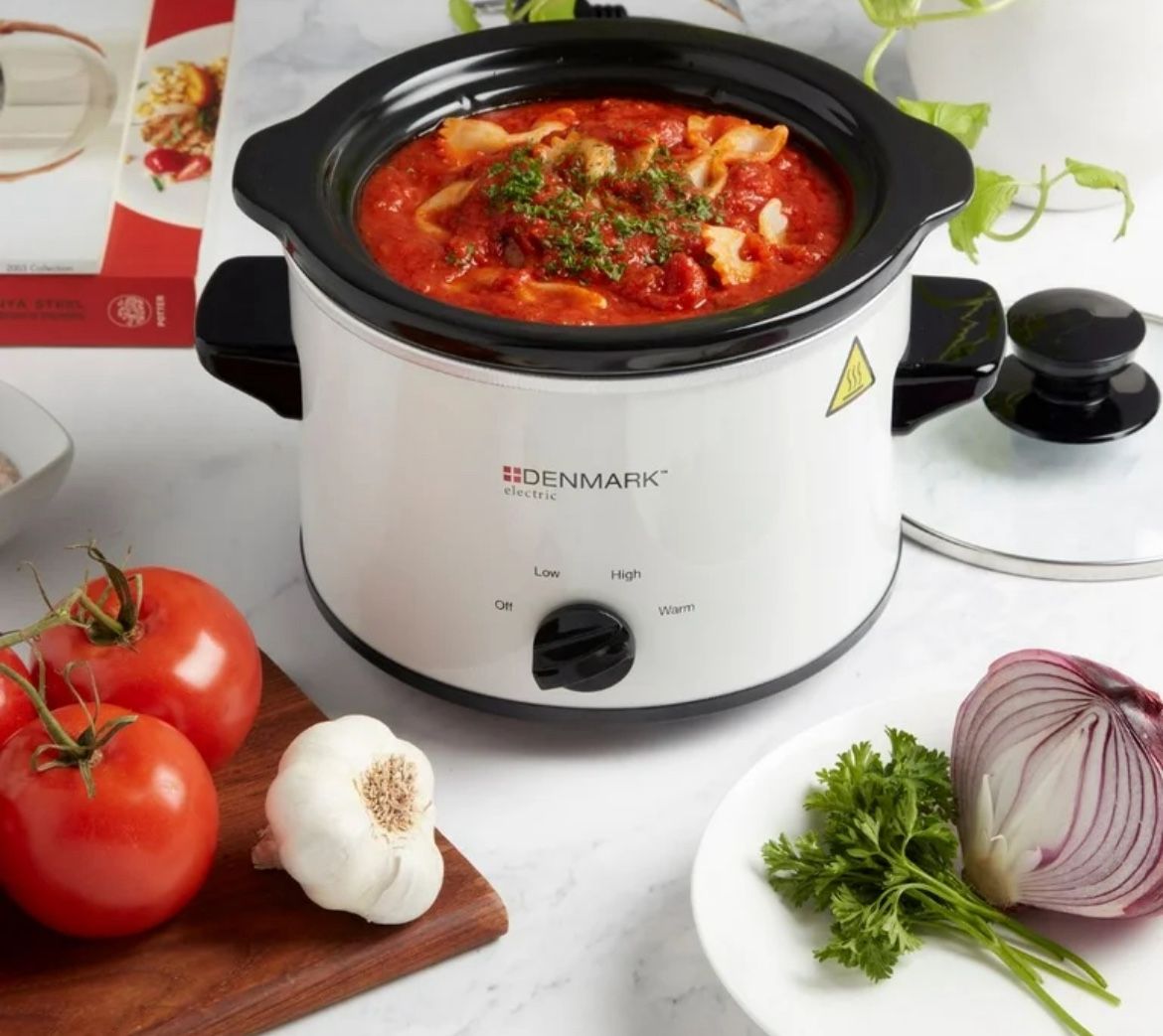 Denmark NIB Electric 1.5 Quart Slow Cooker. Pot