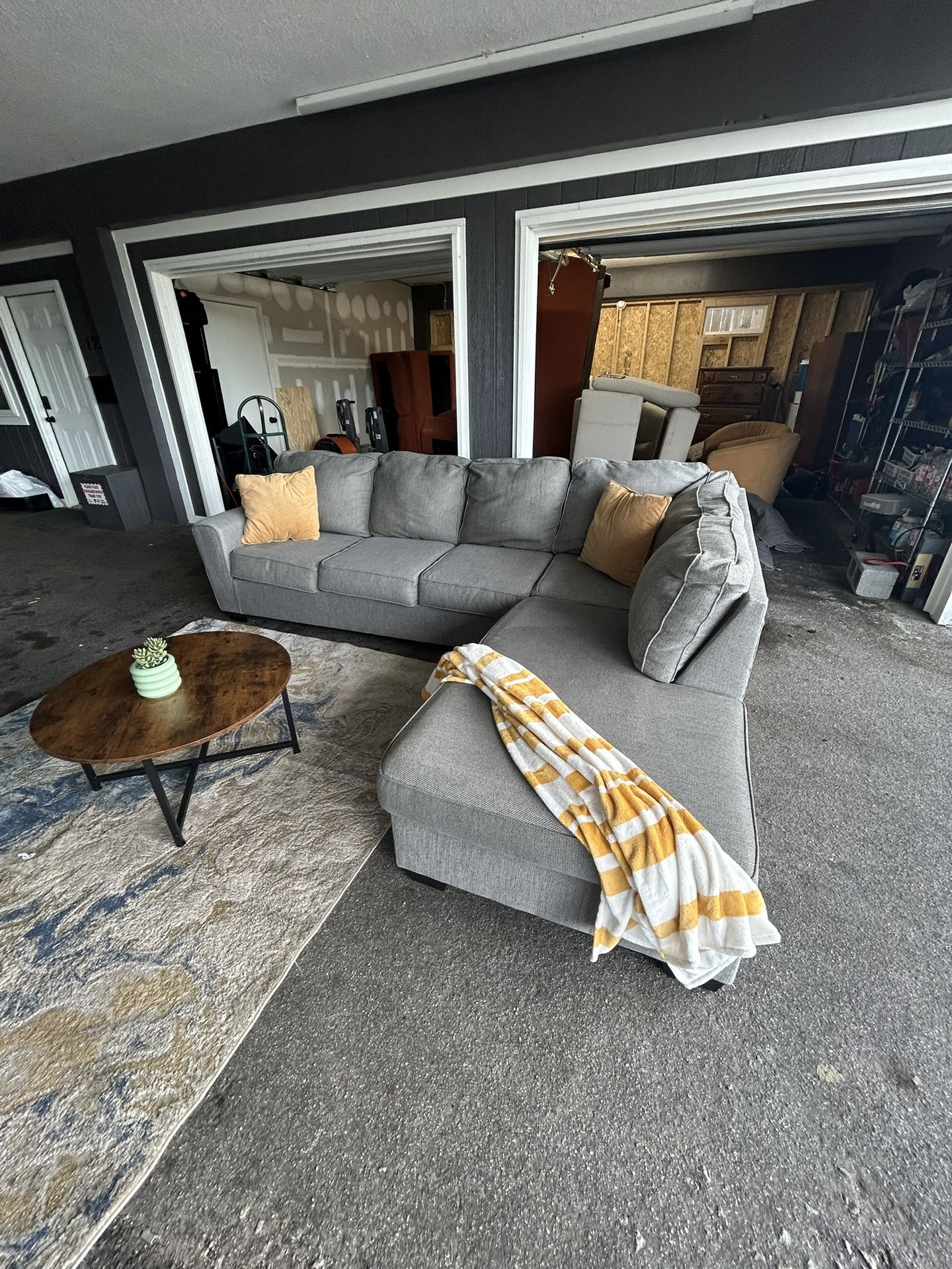 Sectional Sofa/ Couch DELIVERY AVAILABLE