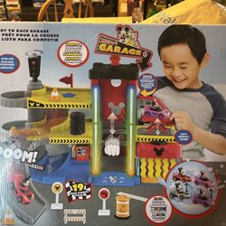 Disney Junior Ready To Race Garage 19 Piece Vehicle Playset