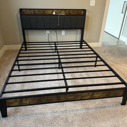 QUEEN SIZE THARISGA BED FRAME