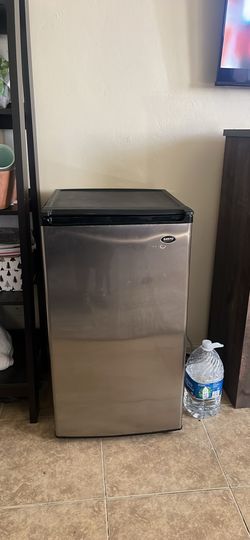 Mini Fridge 