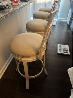 4-Stylish counter height barstools
