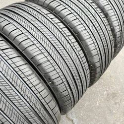 235 55 19 Tires Con 80% De Vida Las 4 De La Marca Michelín 