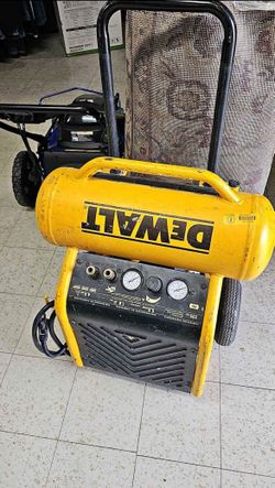 Dewalt 4.5 Gal Air Compressor