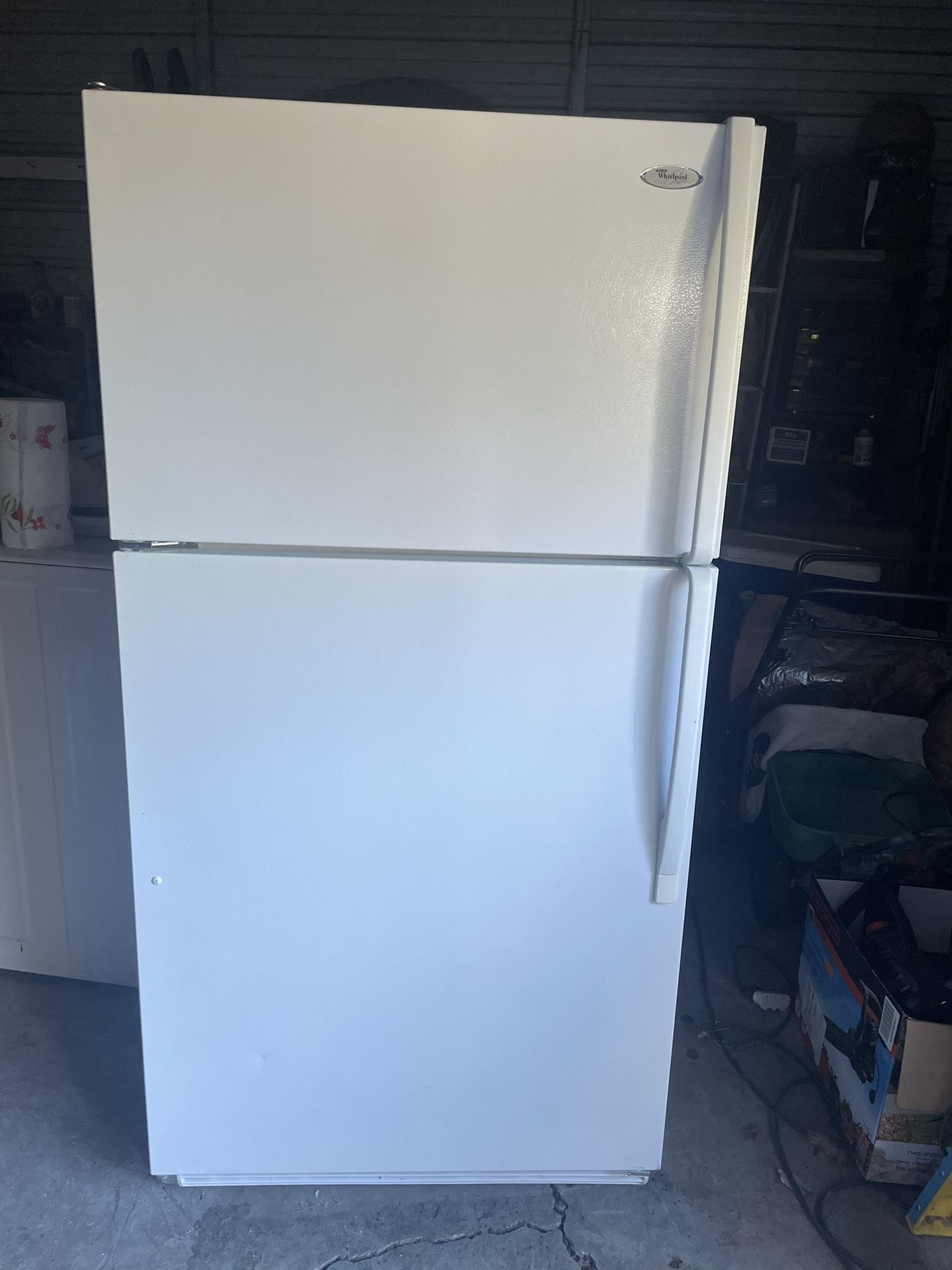 Whirlpool Top/Bottom Refrigerator With Ice Maker!