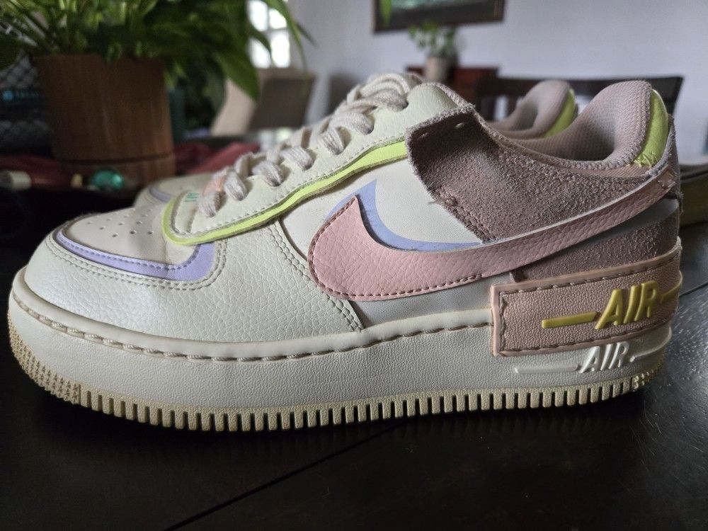 Nike Sneakers Womens Size 8