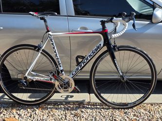 56cm Cannondale superSIX carbon fiber road bike 11 speed Dura ace