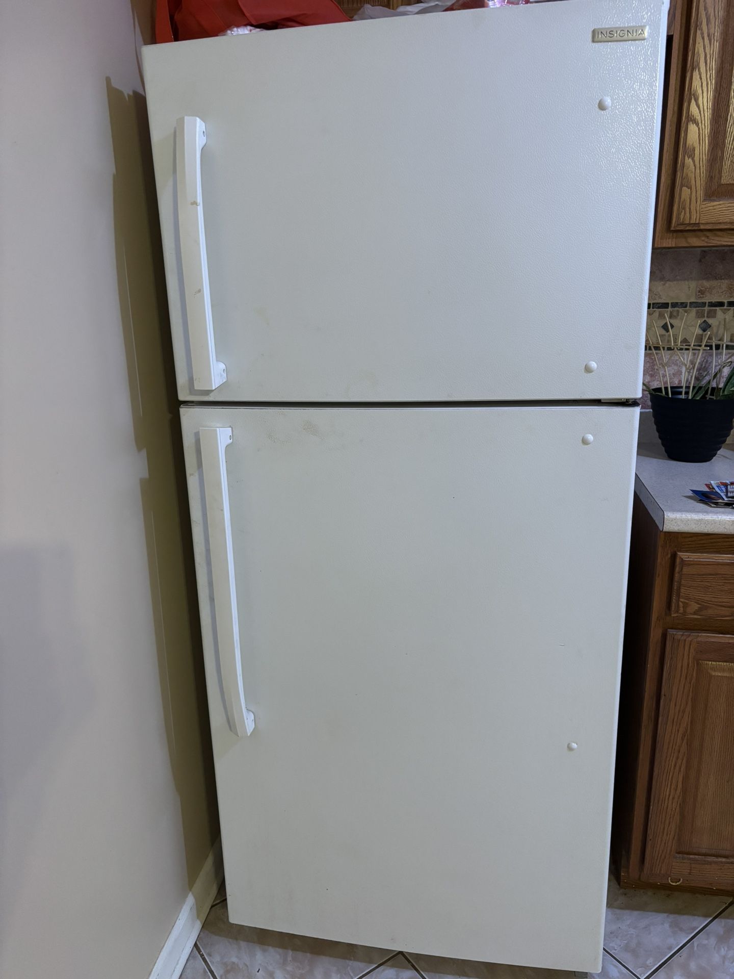 Refrigerator 