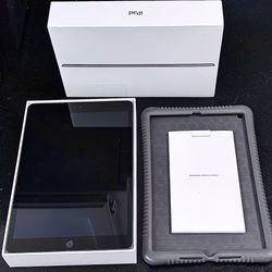 📱 Apple iPad 8th Gen, 10.2 inch, Wi-Fi, 64 GB, Space Gray + Case (new)