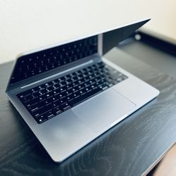 MacBook Pro 14-inch (2021) - 10-Core Processor, 16GB RAM, 1TB SSD - Excellent Condition!