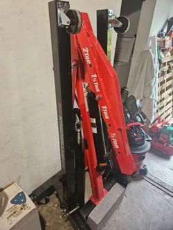 Pittsburgh 2 ton engine hoist