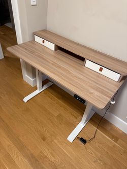 Standing desk