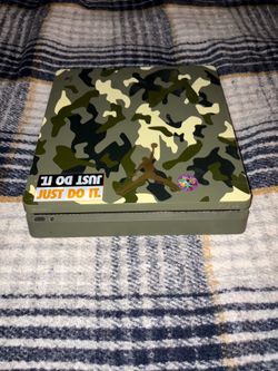 PlayStation 4 (PS4)