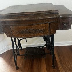 Antique White, Rotary Sewing Machine