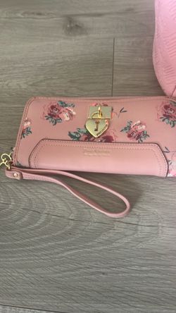 Light pink juicy couture bundle limited time (Take All)