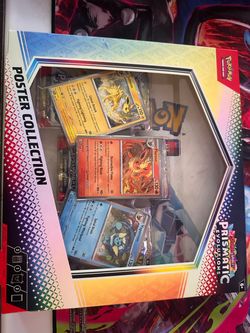 Pokémon Prismatic Evolutions Poster Collection Box