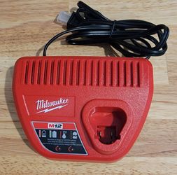 Milwaukee M12 Charger